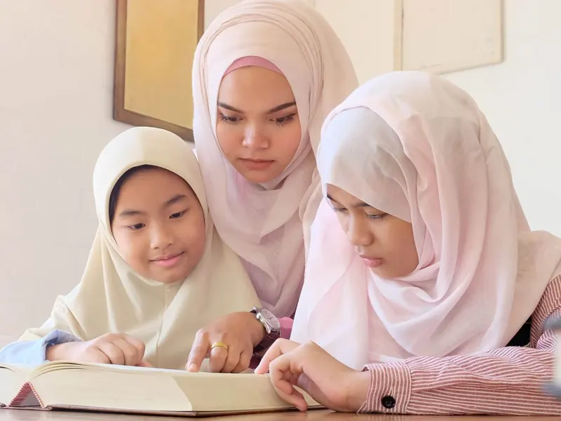 Online Female Quran Tutor